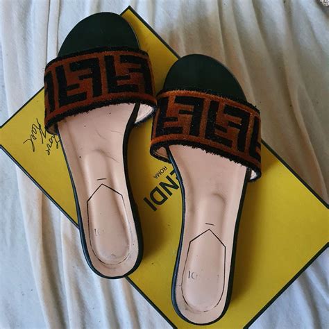 sandale fendi fourrure|Sandales et mules .